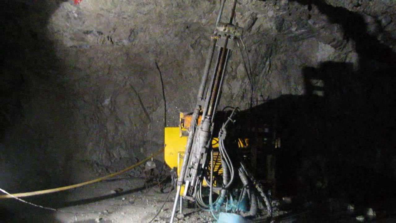 地下长洞钻孔工具